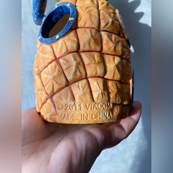 Penn Plax SpongeBob Squarepants Pineapple House Fish Tank Aquatic Decor, Medium - Picture 4 of 6